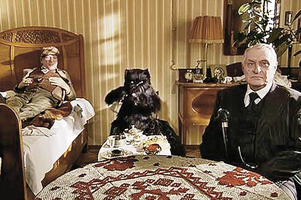 В последний раз «Мастера и Маргариту» экранизировал Владимир Бортко в 2005 году. Воланда в сериале сыграл Олег Басилашвили, Коровьева - Александр Абдулов, а кот Бегемот (в кошачьем обличье) был куклой со сложным механизмом, который отвечал за его мимику.