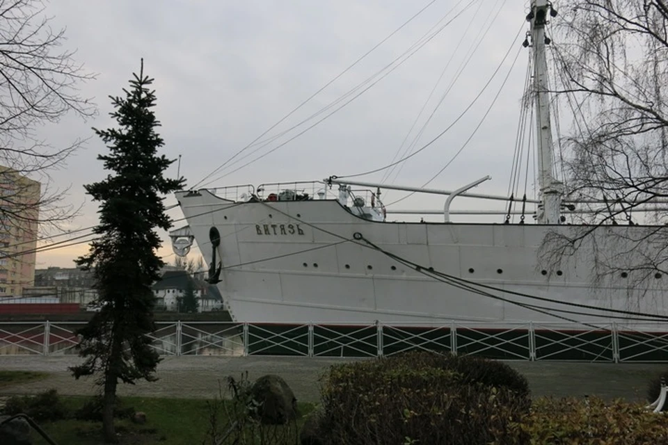 Научно-исследовательское судно "Витязь".