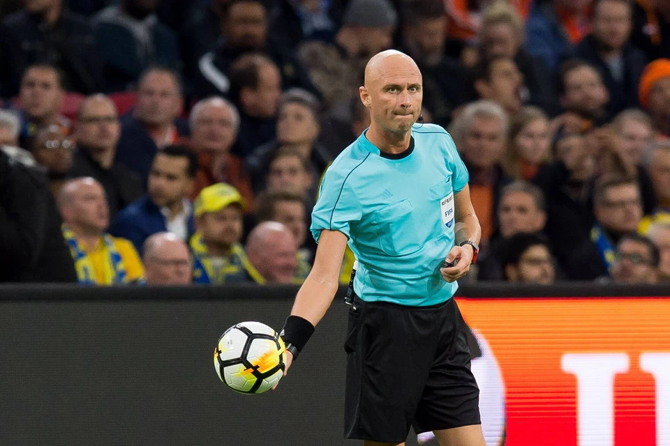 FIFA referee Сергей