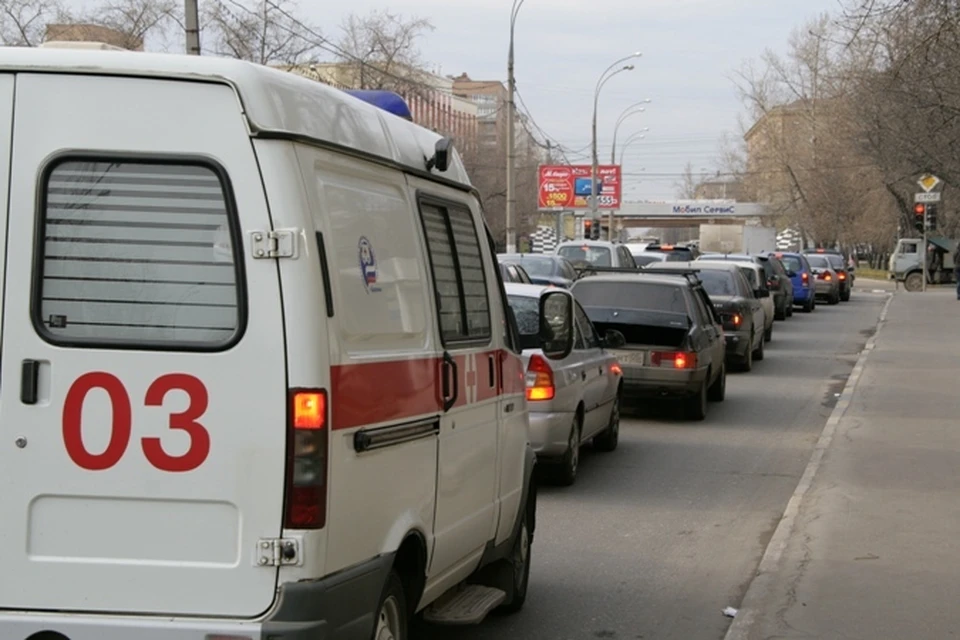 На 16-тысячный Пионерский - всего две кареты "Скорой помощи".