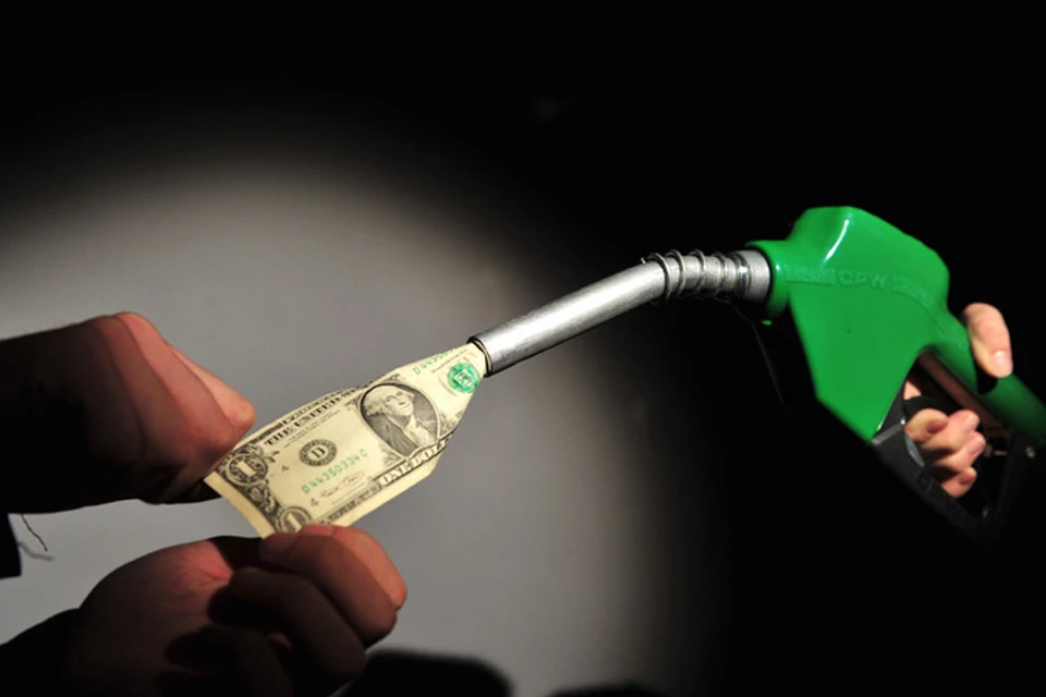 Поскольку акцизы составляют огромную часть стоимости бензина, правительство решило их снизить