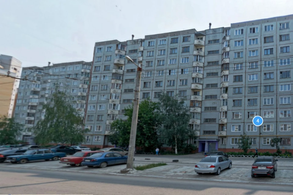 Фото: Девять этажей многоэтажки на Риммы Юровской, 4, залило водой