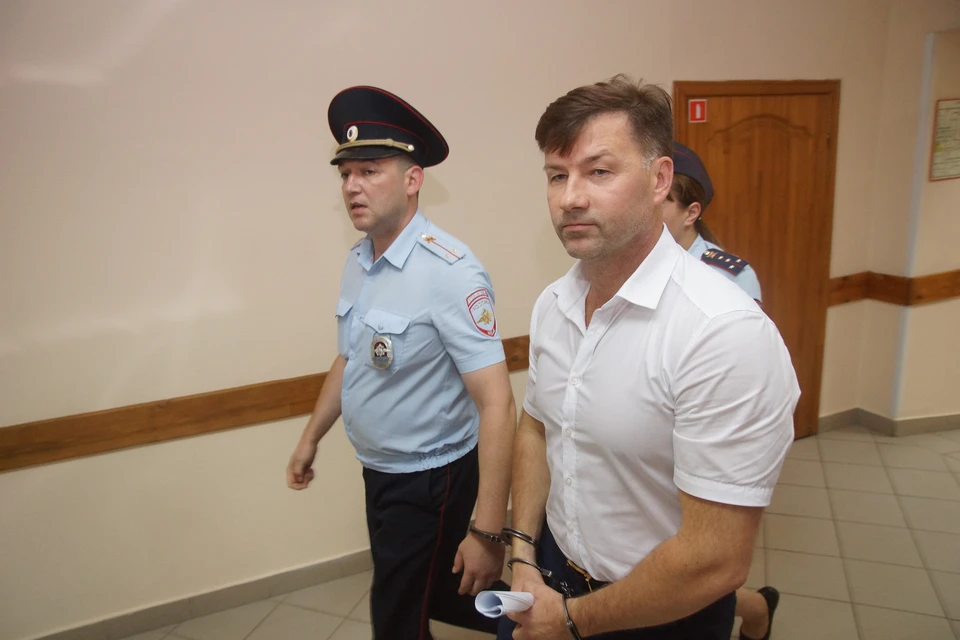 Дмитрий Сазонов был приветлив с журналистами, всем своим видом показывая, что он невиновен