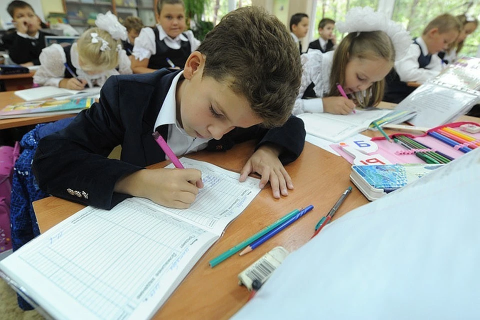 В нижегородском министерстве образования считают, что звонок в школе звенит для учителя