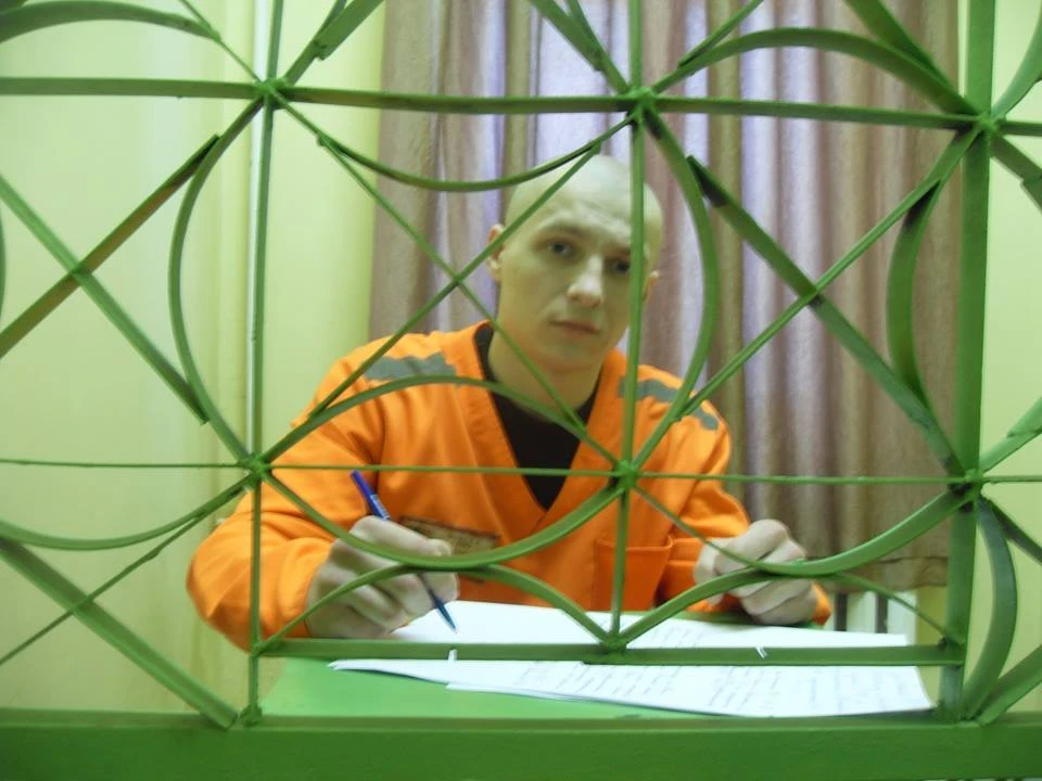 В ярославской ИК-8 заключенного Макарова отправили в ШИЗО за отказ мыть унитаз под видеозапись. Фото: "Общественный вердикт".