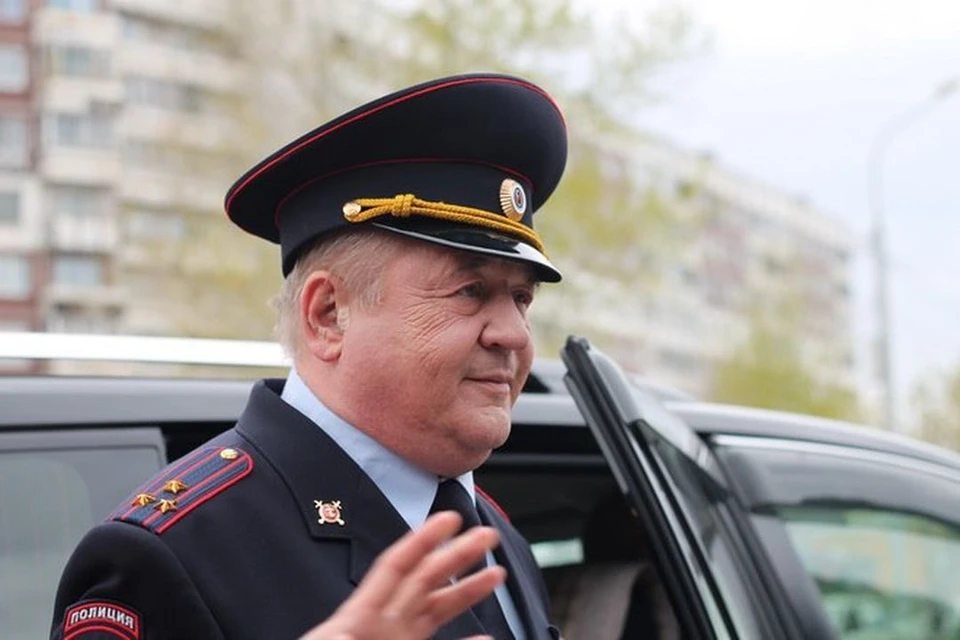 Анатолий Узденский примерил форму полковника полиции на съемках фильма «Шкварок» в Новосибирске.