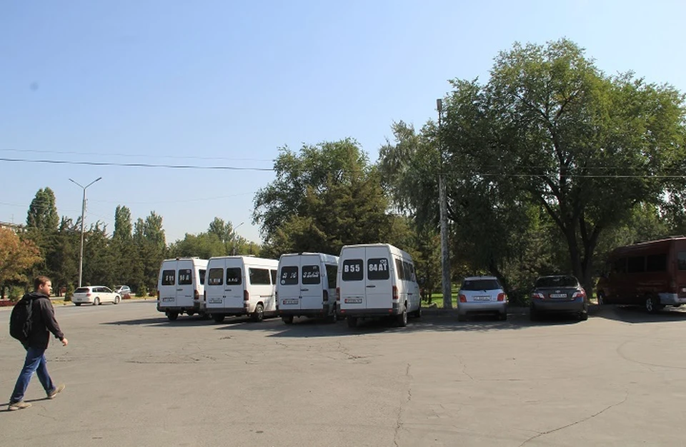 Маршрутки в Бишкеке - основной вид транспорта. Когда в апреле маршруточники устроили забастовку, в городе случился транспортный коллапс.