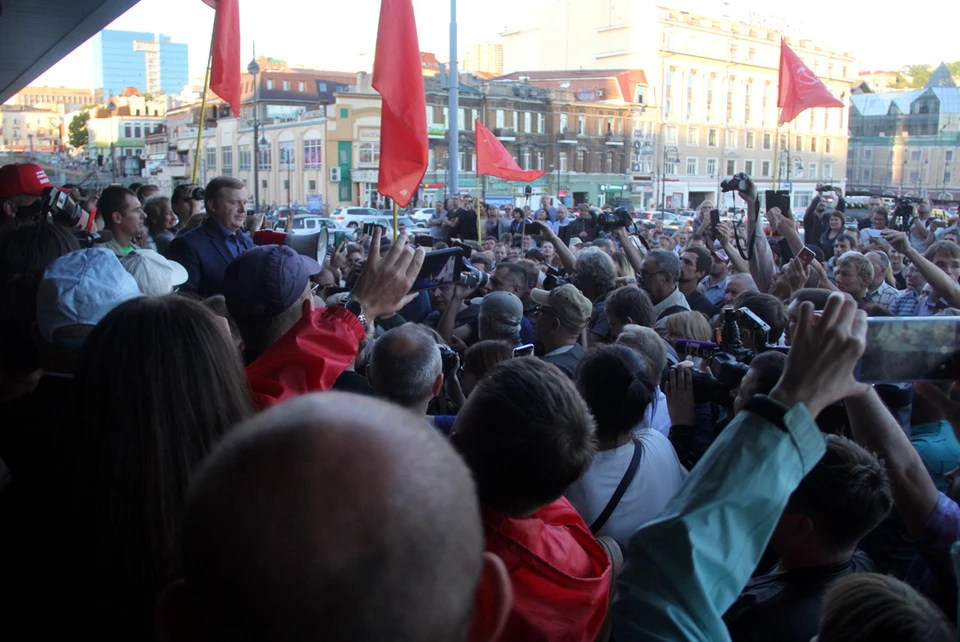 Митинг в Приморье привел к отмене результатов голосования. Фото: Александр ВАСИЛЬЕВ