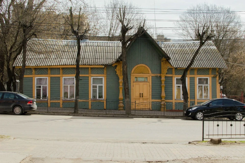 Несколько месяцев ушло у волонтеров на то, чтобы отремонтировать исторический дом в Калуге. Фото: группа «Том Сойер Фест в Калуге» в сети «ВКонтакте».