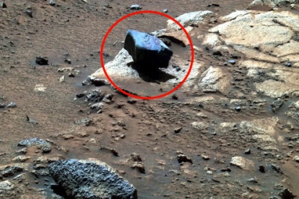 Марсианский камень: летает низко, но эффектно.