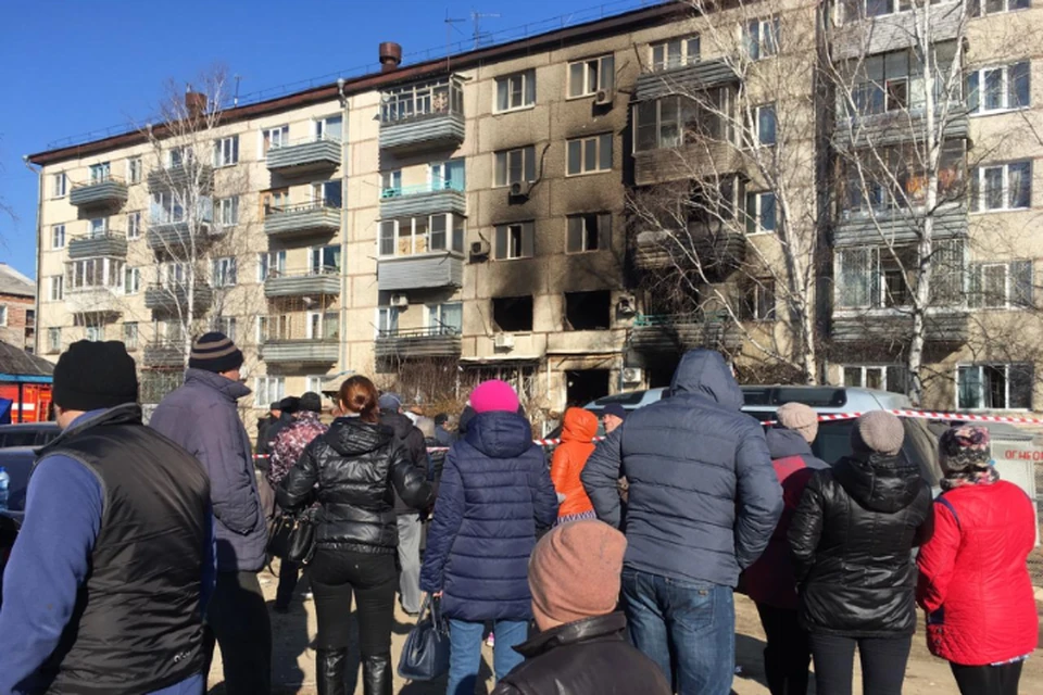«Теперь у нас нет ничего»: Жильцы дома в поселке Приамурском, где взорвался газ, не успели даже вынести документы