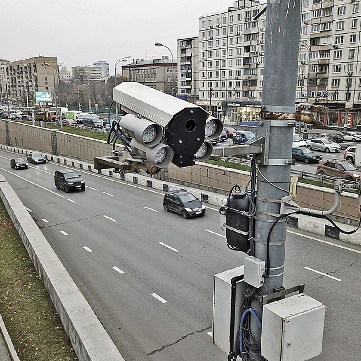 Дорожные войны: В Москве появились новые камеры-ловушки - KP.RU