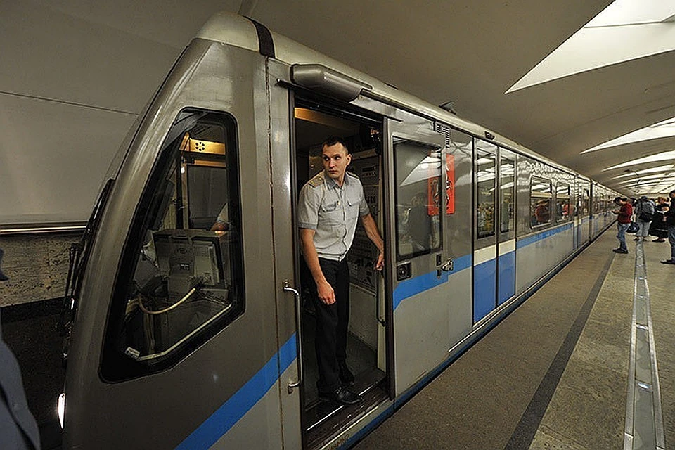 В обычном режиме линия возобновит работу в понедельник в 5:30 утра.
