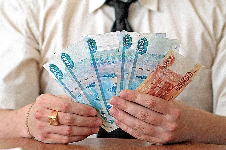 МРОТ в 2019 году в Петербурге составит 18 тысяч рублей.