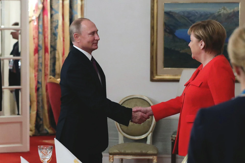 Президент России Владимир Путин и канцлер ФРГ Ангела Меркель обсудили за рабочим завтраком в Аргентине инцидент в Керченском проливе