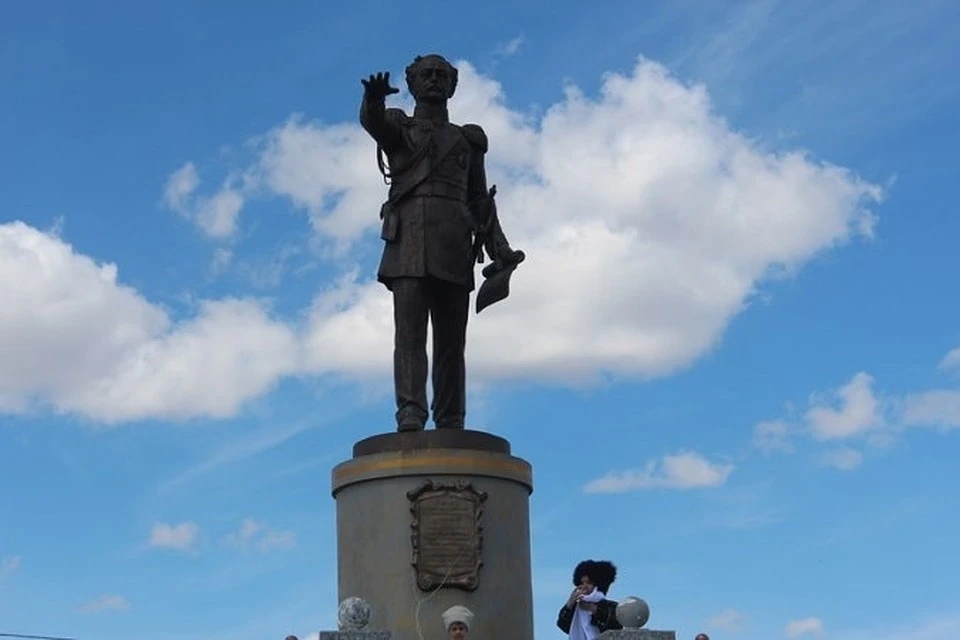 Такой памятник графу Николаю Муравьеву -Амурскому стоит в Чите. Фото: Лариса СЕМЕНОВА.