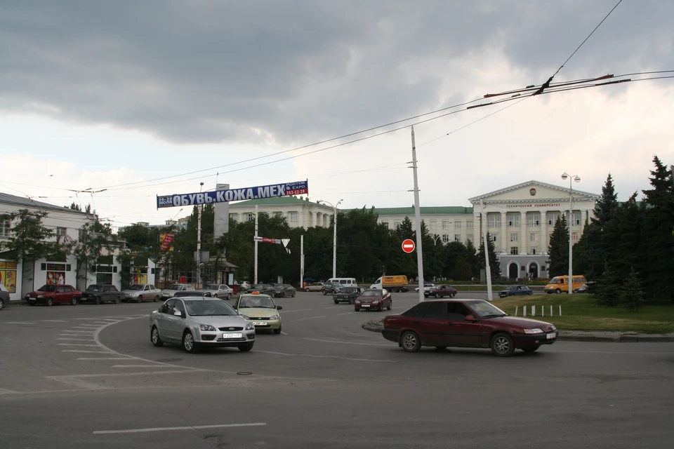Площадь Гагарина - самое "узкое горлышко" для транспорта в Ростове-на-Дону.