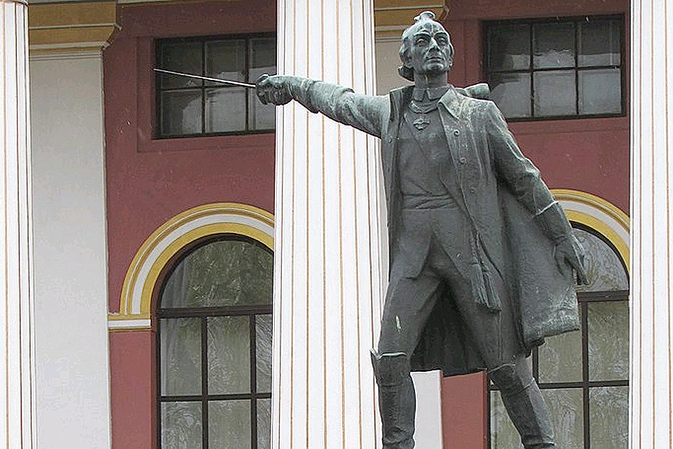 Фрагмент памятника Александру Суворову в Киеве. ФОТО wikipedia