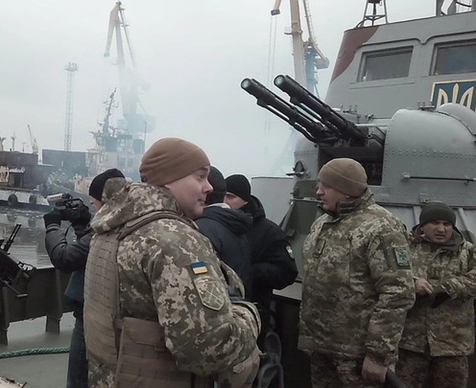 Сергей Наев (в центре) не только на суше, но и на море проверил готовность своих подчиненных к наступлению. Фото: Пресс-центр ООС