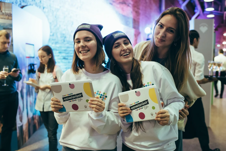 Благодаря выставке россияне смогут лучше узнать о разных направлениях волонтерства и выбрать себе дело по душе Фото: пресс-служба дирекции по проведению Года волонтёра в России
