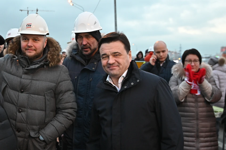 Старт движению н ановом путепроводе дал губернатор Московской области Андрей Воробьёв. ФОТО: Иван Водопьянов