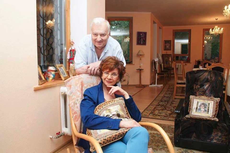 Михаил Державин и Роксана Бабаян прожили в счастливом семейном союзе 27 лет. Фото: instagram.com/roxana.babayan