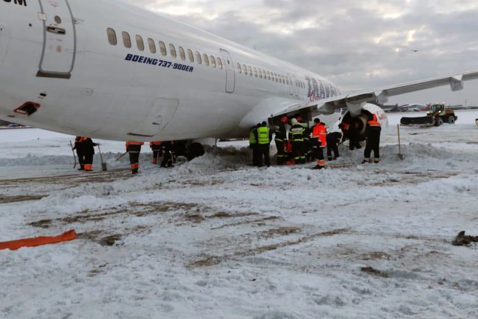 Из-за инцидента в "Шереметьево" была временно закрыта взлетно-посадочная полоса. Фото: Предоставлено пресс-службой Шереметьево
