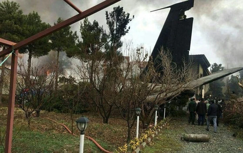 Самолет разбился под Тегераном.