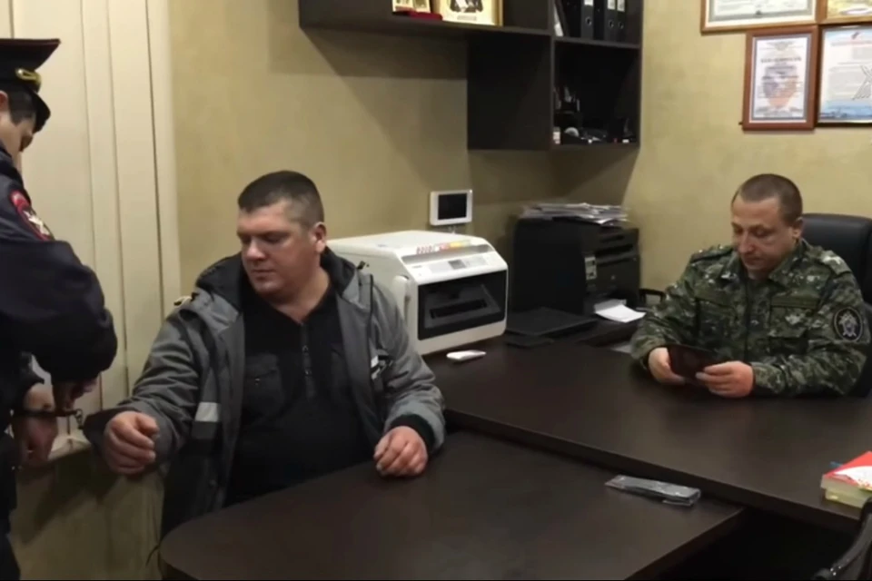 На допросе Андрей признался, что не помнит, как буянил на борту самолета.