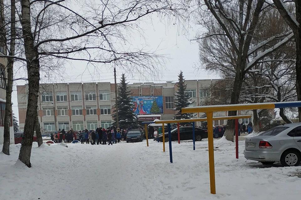 В среду в Брянске массово эвакуировали городские школы. Фото: vk.com Даниил Пономарев.
