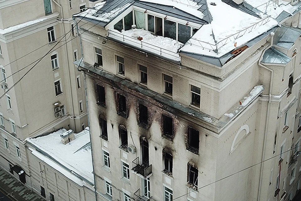 Страшный пожар произошел в самом центре Москвы на Никитском бульваре в доме 12