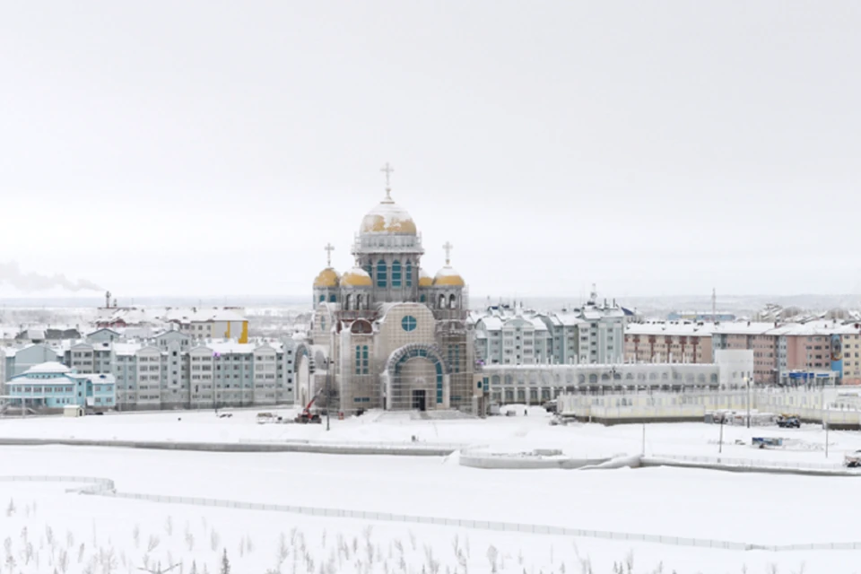 Открытие храма в салехарде. Кафедральный собор Преображения Господня Салехард. Салехард храмовый комплекс. Салехард храмовый комплекс Преображения Господня. Храмовый комплекс в честь Преображения Господня в г Салехарде.