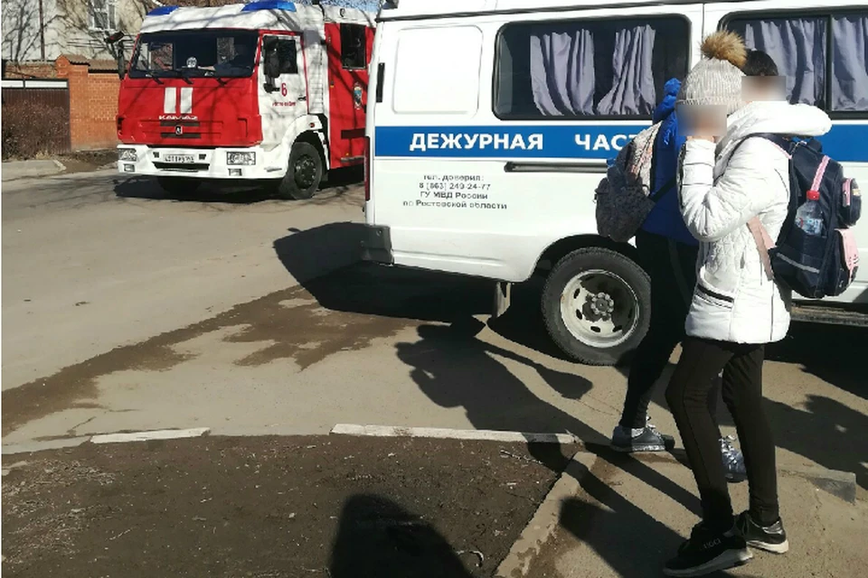 Родителям школьников сообщили о том, что учебный день в понедельник сорван. Фото: ВК, паблик "Ростов главный".