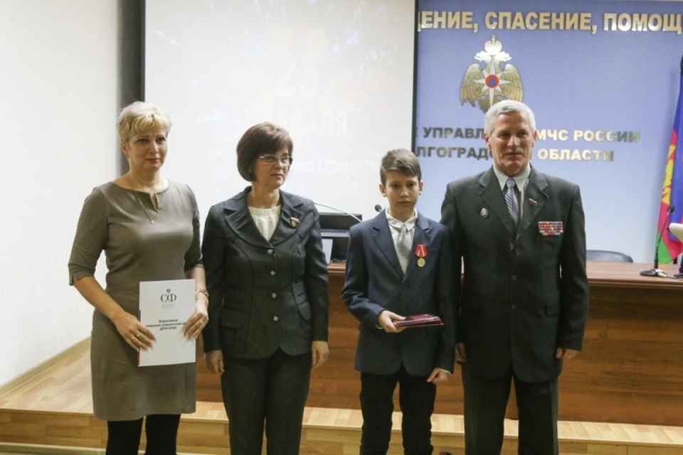 Ване медаль вручал лично начальник регионального ГУ МЧС генерал-майор Олег Гребенюк.