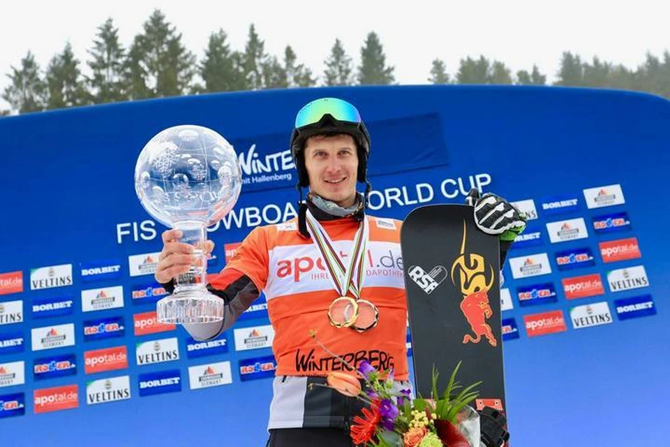 Андрей Соболев победил в общем зачете Кубка мира в параллельных дисциплинах. Фото: Международная федерация лыжного спорта