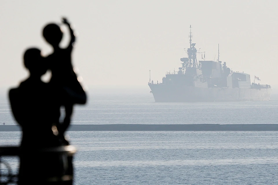 Сейчас в одесском порту стоят два корабля НАТО