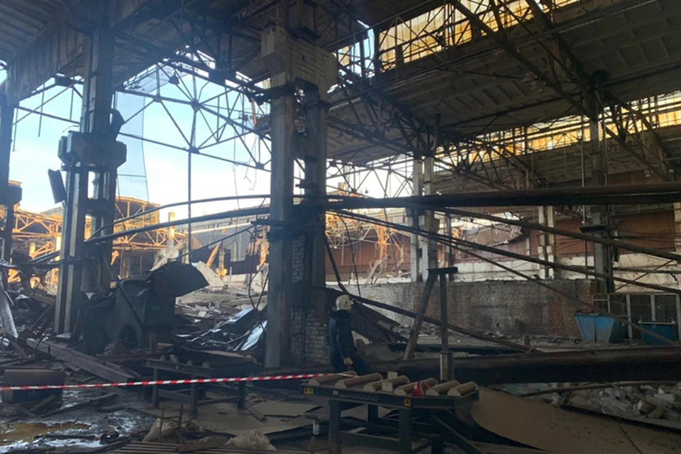 Кровля рухнула на рабочих на заводе «Химмаш» в Дзержинске: один человек погиб