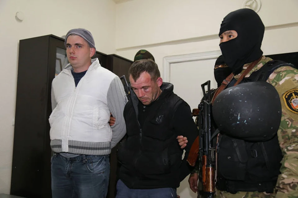В операции по задержанию подозреваемых участвовали сотрудники СОБРа, оперативники службы криминальной милиции ГУВД Чуйской области и ОВД Иссык-Атинского района.