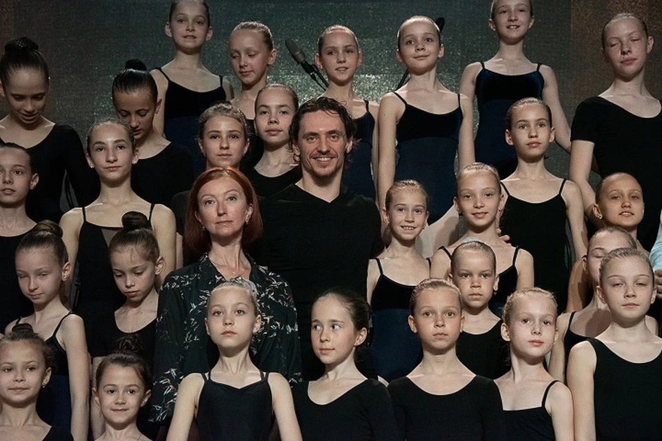 Знаменитый артист считает, что в Севастополе много талантливых детей-танцоров. Фото: пресс-служба правительства Севастополя