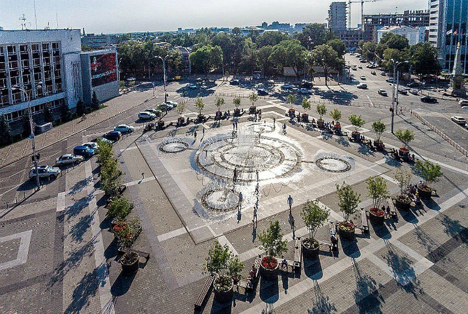 Площадь называется теперь Городской