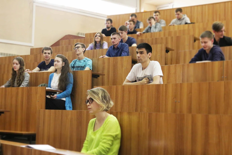 У студентов есть живой интерес к общению с преподавателями-практиками.