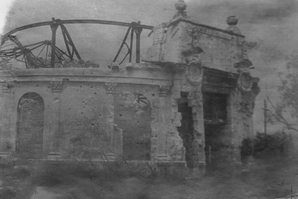 Театр имени Луначарского. Взорван и сожжен. Фото: архив Минобороны РФ