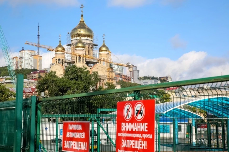 Строящийся храм в центре Владивостока