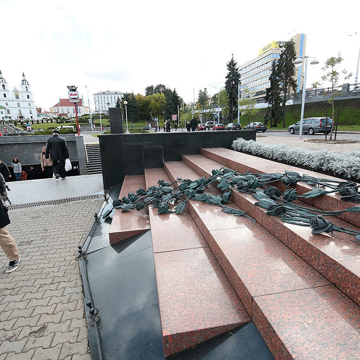 1 мая 1999. Немига Беларусь трагедия 1999. Памятник метро «Немига».