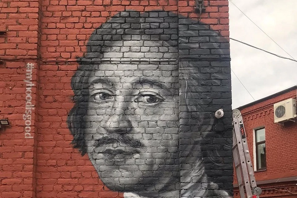 В Петербурге появилось граффити с Петром I