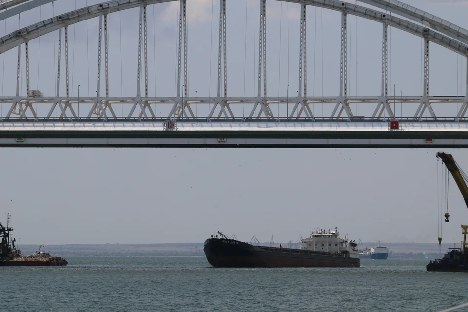 Керченский пролив теперь украшает Крымский мост