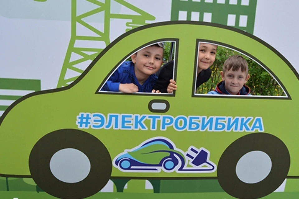 На «электробибике» в страну «Безопасного электричества» Фото: Александра ЧЕРНИГОВА
