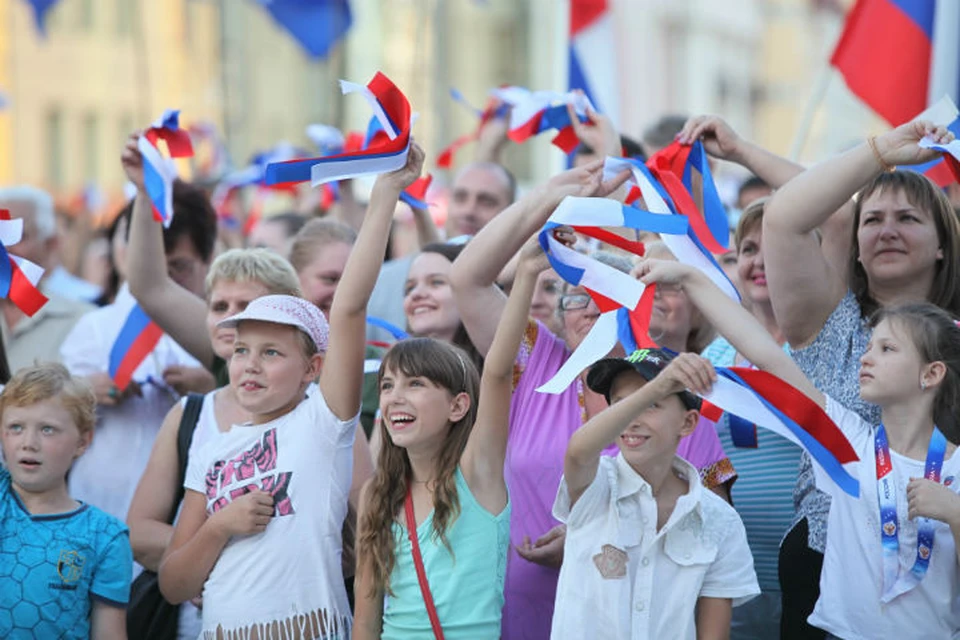 В День России, 12 июня, для ярославцев подготовили праздничную программу.