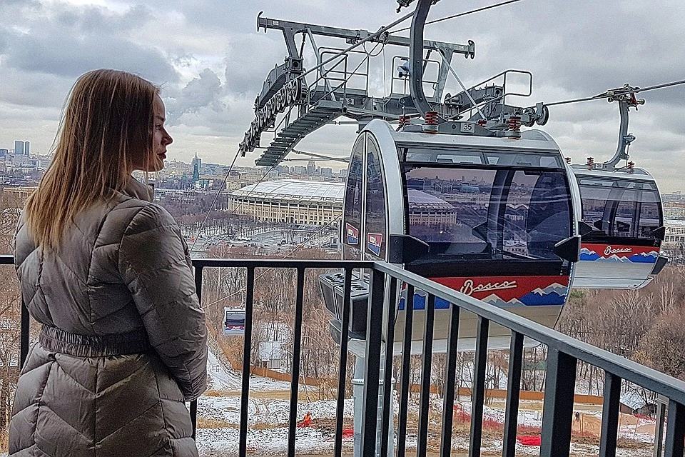 В столице уже запустили канатку над Москвой-рекой на Воробьевых горах