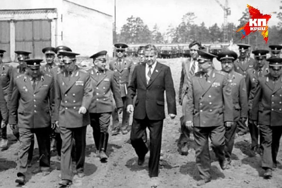 Борис Ельцин был уверен, что это солдаты напустили на людей сибирскую язву, когда случайно раскопали могильник